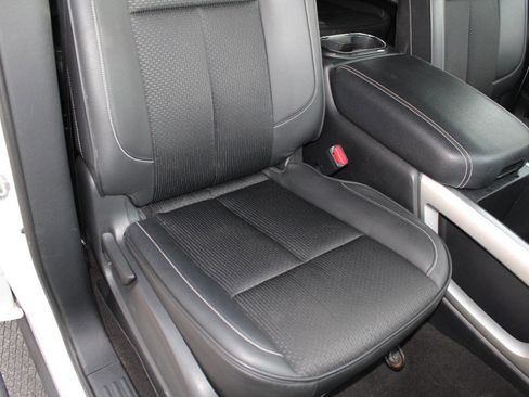 Used 2019 Nissan Titan PRO-4X image 14