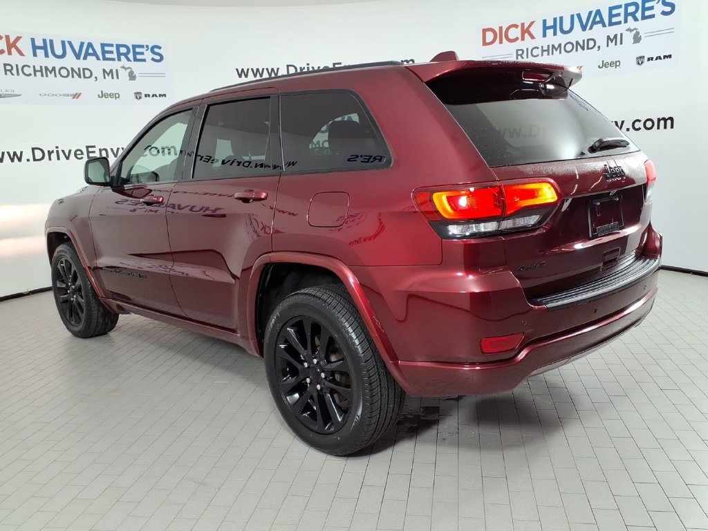 Used 2022 Jeep Grand Cherokee Laredo X AWD/4WD image 6