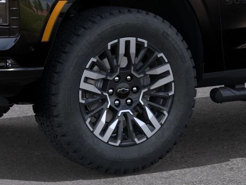 New 2026 Chevrolet Suburban Z71 AWD/4WD image 9