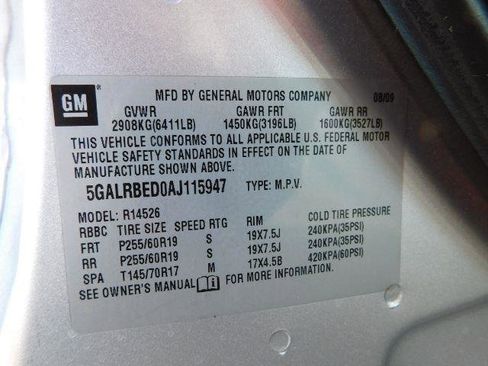 Used 2010 Buick Enclave CXL image 18