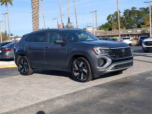 Certified 2024 Volkswagen Atlas Cross Sport SE image 2