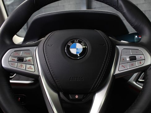 Used 2022 BMW X7 xDrive40i w/ Executive Package AWD/4WD image 58