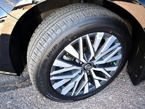 Used 2024 Nissan Altima 2.5 SV w/ SV Premium Package image 15