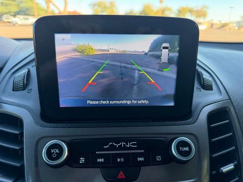 Used 2023 Ford Transit Connect XLT image 28