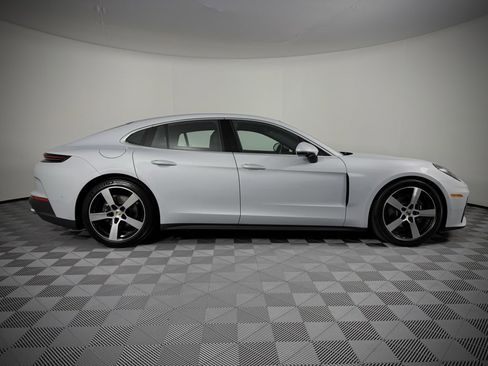 Used 2025 Porsche Panamera 4 image 10