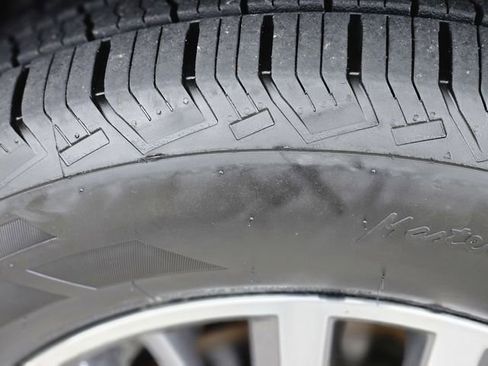 Certified 2023 Nissan Armada SL w/ Captain's Chairs Package image 11