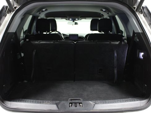 Used 2020 Ford Explorer XLT w/ Equipment Group 202A AWD/4WD image 15