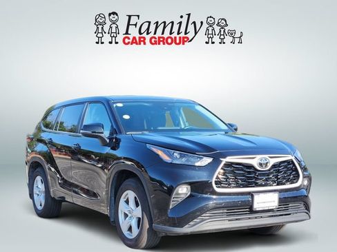 Certified 2025 Toyota Highlander LE AWD/4WD image 2