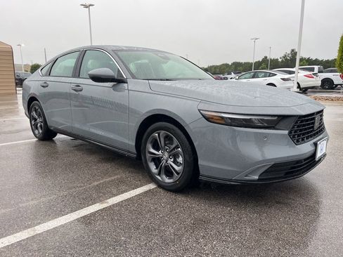 New 2026 Honda Accord EX-L image 2