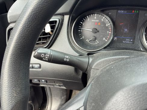 Used 2021 Nissan Rogue Sport S FWD image 13