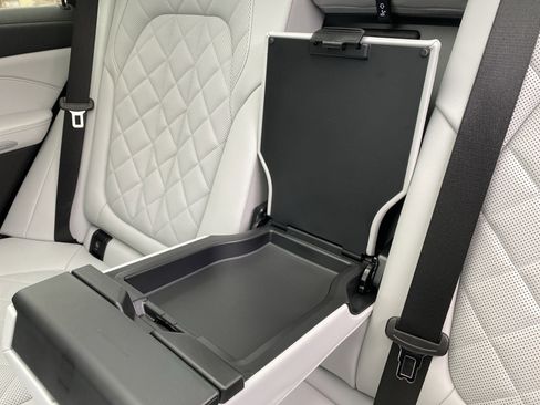 Used 2023 BMW X5 xDrive40i w/ M Sport Package image 41