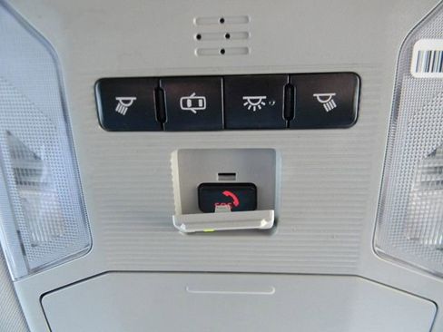 Used 2020 Toyota RAV4 LE w/ All Weather Liner Package AWD/4WD image 20
