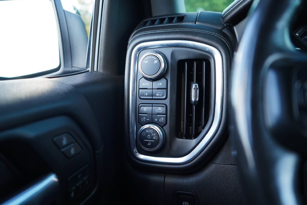 Used 2019 GMC Sierra 1500 SLT w/ SLT Premium Plus Package AWD/4WD image 30