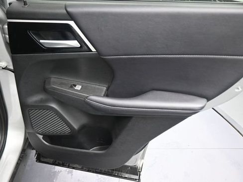 Used 2024 Mitsubishi Outlander SE AWD/4WD image 15