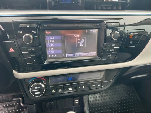 Used 2015 Toyota Corolla LE image 15