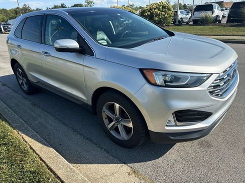 Used 2019 Ford Edge SEL w/ Equipment Group 201A FWD image 4