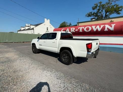 Used 2023 Toyota Tacoma SR5 RWD image 6