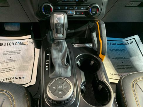 Used 2024 Ford Bronco Badlands w/ Sasquatch Package image 6