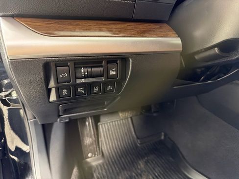 Used 2018 Subaru Outback 2.5i Touring image 15