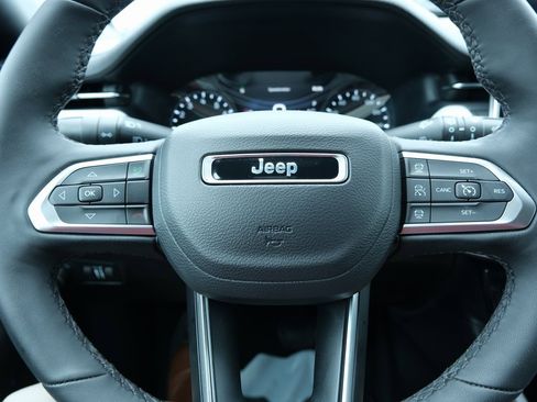 Used 2024 Jeep Compass Limited image 16