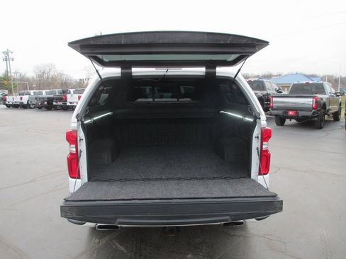 Used 2019 Chevrolet Silverado 1500 High Country image 8