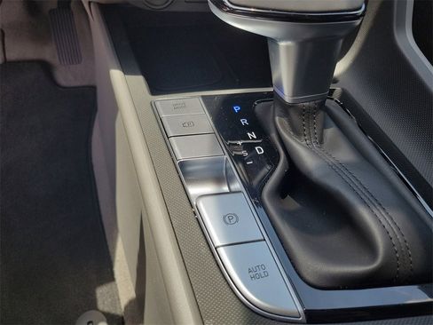 Used 2025 Hyundai Elantra SEL image 27