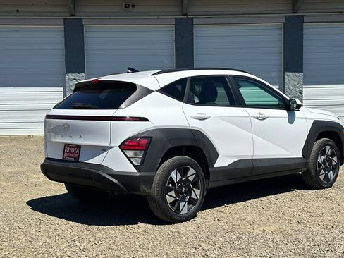 Used 2025 Hyundai Kona SEL AWD/4WD image 4