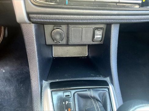 Used 2017 Toyota Corolla SE w/ Carpet Mat Package (TMS) FWD image 14