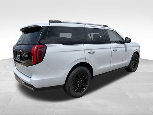 Used 2025 Ford Expedition Platinum AWD/4WD image 4