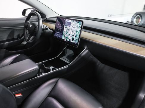 Used 2019 Tesla Model 3 Standard Range Plus RWD image 18