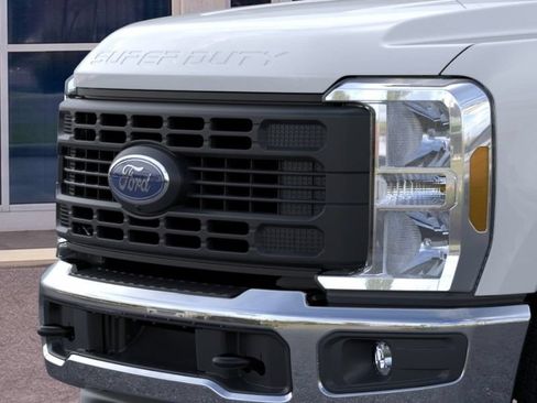 New 2026 Ford F250 XL w/ 360-Degree Camera Package RWD image 18
