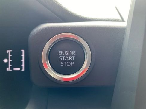 Used 2025 Toyota 4Runner SR5 AWD/4WD image 9