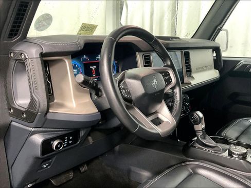 Used 2025 Ford Bronco Outer Banks image 8