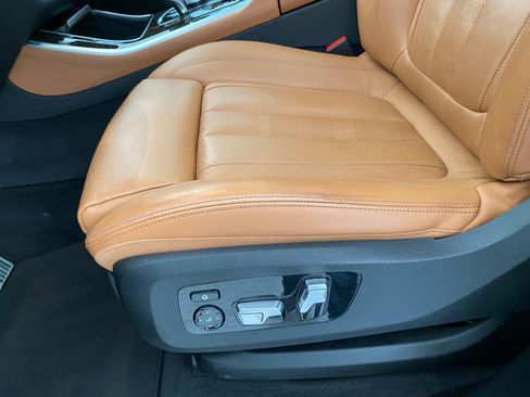 Used 2019 BMW X5 xDrive40i w/ Premium Package image 12