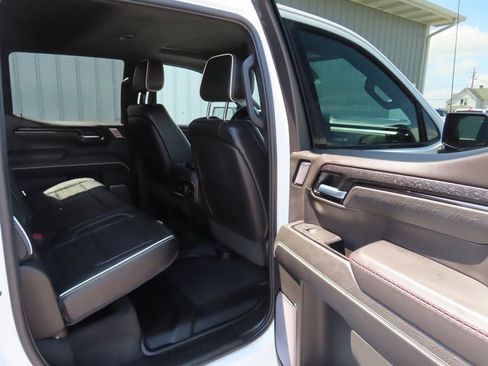 Used 2022 GMC Sierra 1500 AT4X image 30