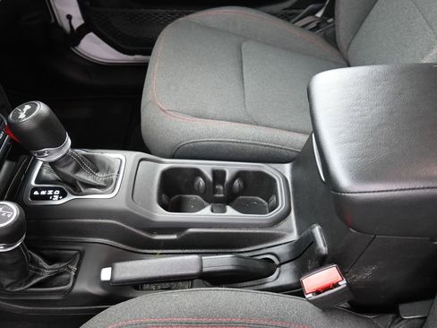 Used 2025 Jeep Wrangler Unlimited Rubicon image 20