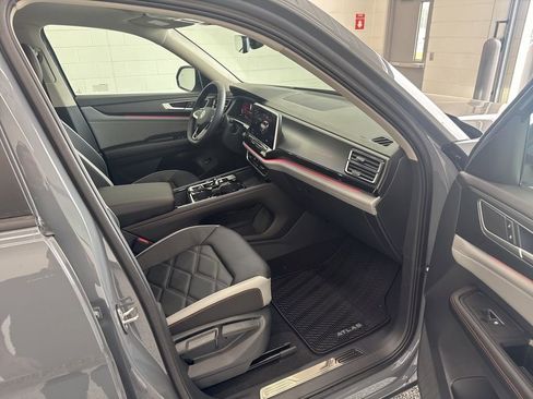New 2026 Volkswagen Atlas Peak Edition AWD/4WD image 9