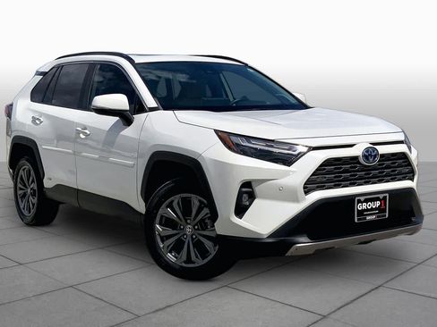 Used 2022 Toyota RAV4 Limited AWD/4WD image 3