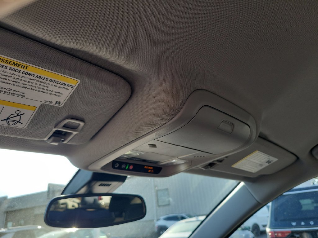 Used 2024 GMC Terrain SLE FWD image 36