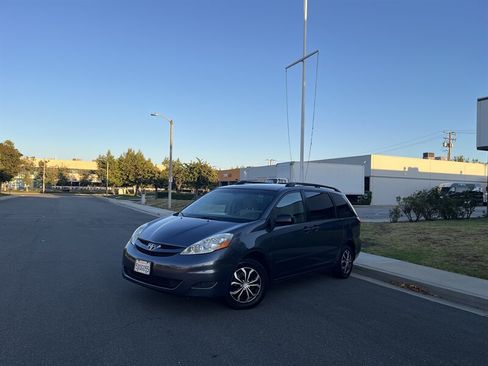 Used 2006 Toyota Sienna LE FWD image 1