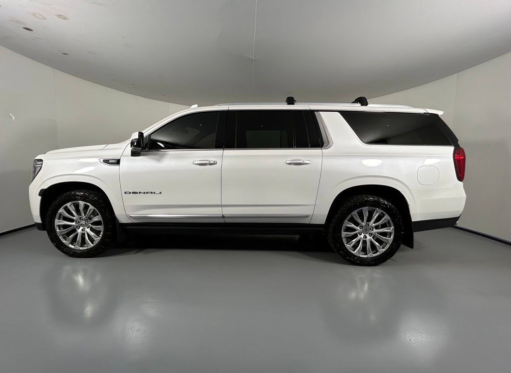 Used 2023 GMC Yukon XL Denali AWD/4WD image 4