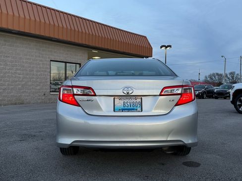 Used 2013 Toyota Camry image 4