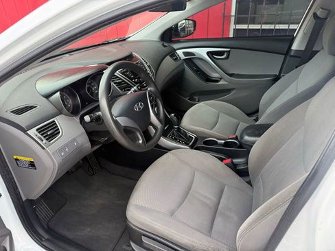 Used 2016 Hyundai Elantra SE image 7