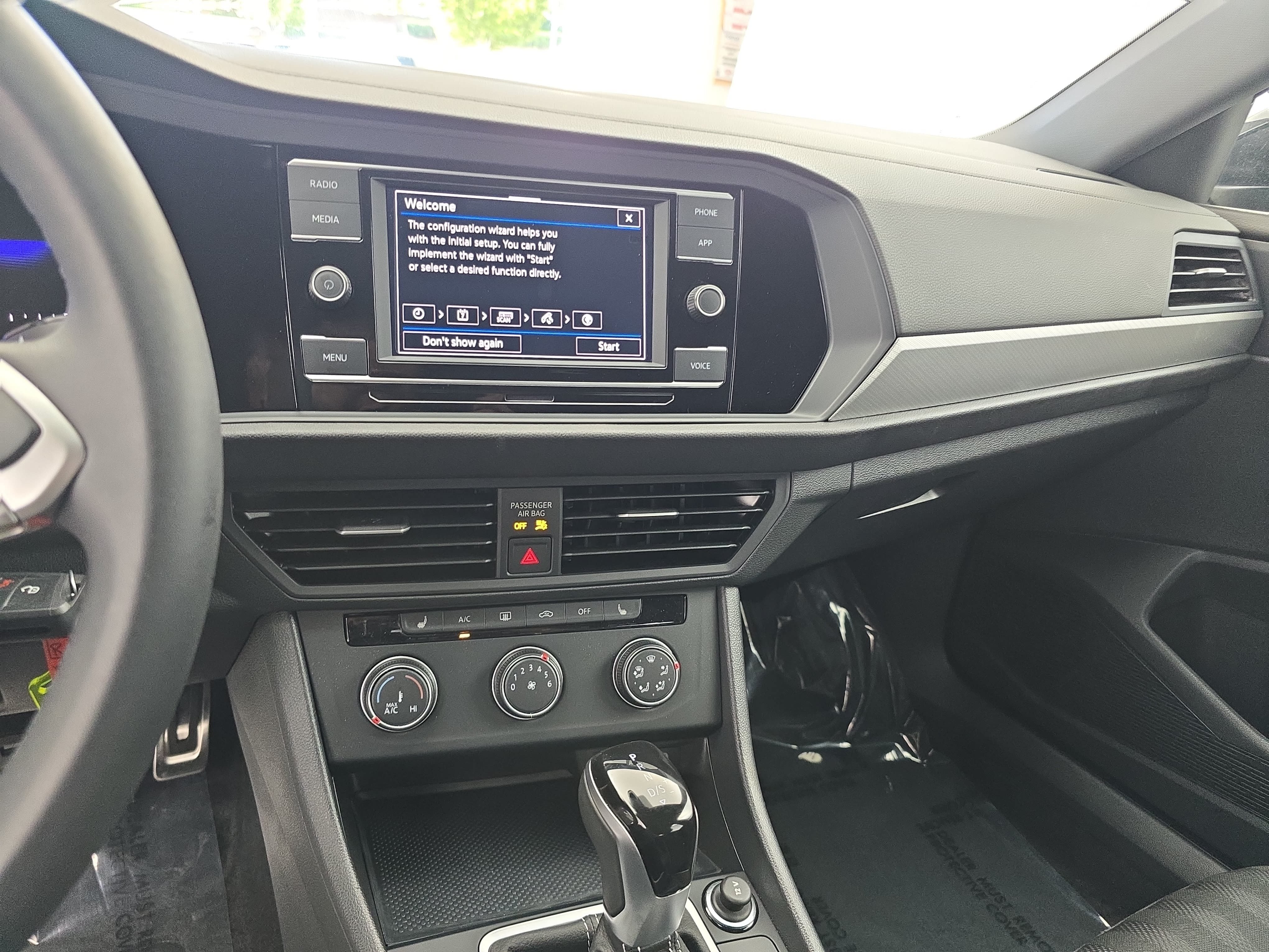Certified 2024 Volkswagen Jetta Sport FWD image 19