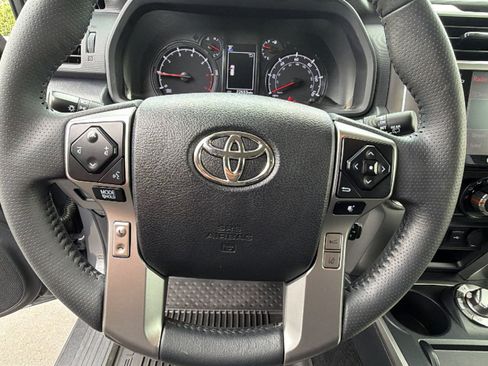 Certified 2024 Toyota 4Runner SR5 AWD/4WD image 18