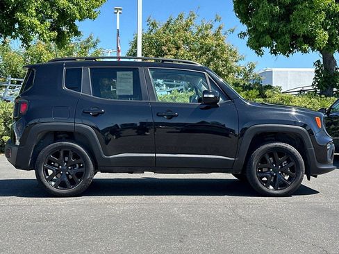 Certified 2023 Jeep Renegade Altitude w/ Convenience Group I AWD/4WD image 3