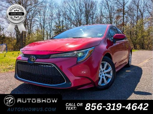 Used 2021 Toyota Corolla LE FWD image 1