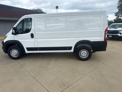 Used 2025 RAM ProMaster 2500 w/ U-Haul Equipment Group FWD image 6