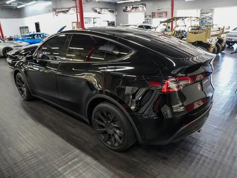 Used 2021 Tesla Model Y Long Range AWD/4WD image 3