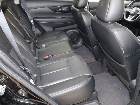 Used 2020 Nissan Rogue SL FWD image 17